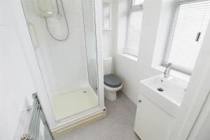 Ένα μπάνιο στο Luxury Home in Low Moor