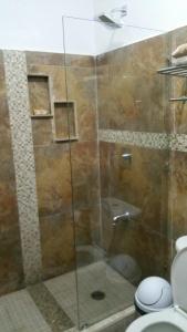 Ein Badezimmer in der Unterkunft DB Tower Vacation Rental