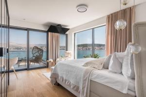Posteľ alebo postele v izbe v ubytovaní Villa Palace Al Nera