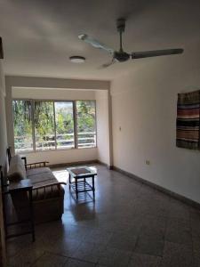 Fotografija v galeriji nastanitve Amplio departamento céntrico v mestu San Lorenzo