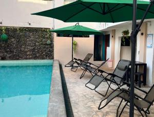 Bazén v ubytování Hotel Las Brisas nebo v jeho okolí