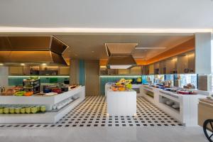 Makanan di atau berdekatan hotel