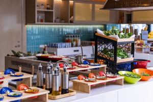 Makanan di atau berdekatan hotel