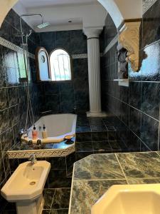 Gallery image of Côte d'Azur in Saint-Laurent-du-Var +1 photo