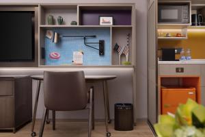 Dapur atau dapur kecil di Home2 by Suite Wuhan Qingshan