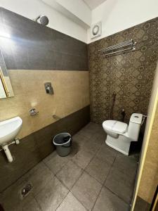 Koupelna v ubytování Hotel Royal Luxe - US consulate, Apollo hospital, Sankara natralya