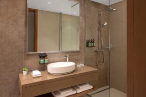 Koupelna v ubytování Staybridge Suites Dubai Business Bay by IHG