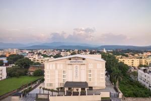 Nespecifikovaný výhled na hory nebo výhled na hory při pohledu z hotelu