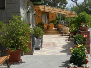 Gallery image of Hotel La Pergoletta in SantʼAgata sui Due Golfi +30 photos
