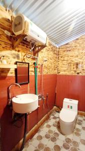 Ένα μπάνιο στο Tổ Chim Ri Homestay Măng Đen