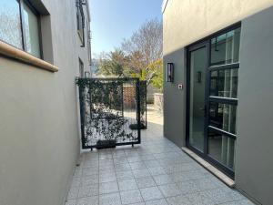 The Wantage Suites的阳台或露台