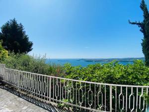Paesaggio naturale nelle vicinanze della villa