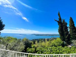 Paesaggio naturale nelle vicinanze della villa