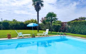 Πισίνα στο ή κοντά στο Beautiful Home In Loria