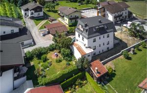 Budova, v ktorej sa apartmán nachádza + 4 fotografie