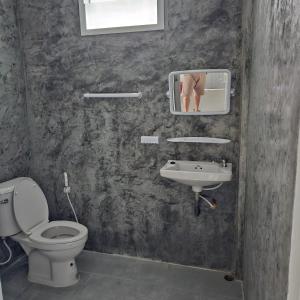 Koupelna v ubytování ชินวดี อินทนนท์รีสอร์ท + 22 fotografií