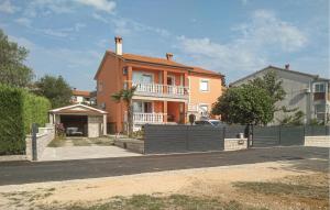 Budova, v ktorej sa apartmán nachádza