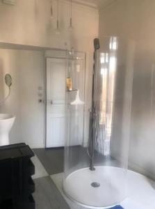 Koupelna v ubytování Chambre Comtesse - Climatisée - Proximité métro