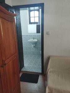 Ένα μπάνιο στο Villa Nasco +72 φωτογραφίες