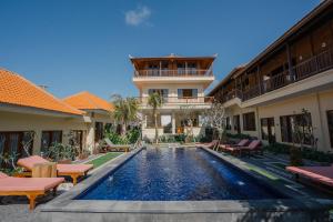 Kolam renang di atau di dekat Pandawa Beach Homestay 1