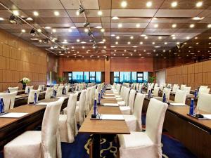 Zona de negocis o sala de conferències de Pullman Xiamen Powerlong