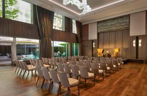 A seating area at Park Hyatt Zurich – City Center Luxury