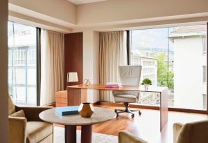 Un lugar para sentarse en Park Hyatt Zurich – City Center Luxury