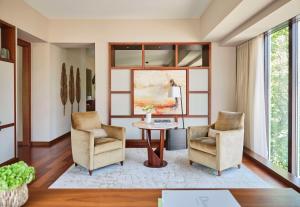 Un lugar para sentarse en Park Hyatt Zurich – City Center Luxury
