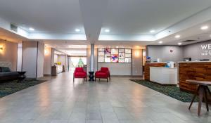 Posezení v ubytování Hampton Inn East Windsor + 37 fotografií