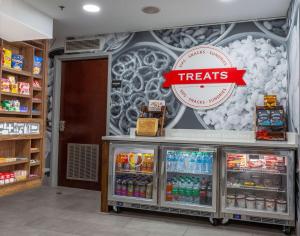 Certifikát, hodnocení, plakát nebo jiný dokument vystavený v ubytování Hampton Inn East Windsor