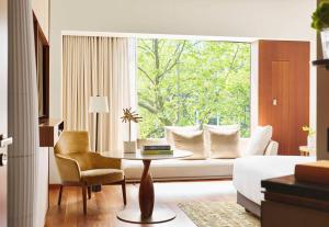 Un lugar para sentarse en Park Hyatt Zurich – City Center Luxury