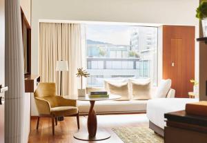 Un lugar para sentarse en Park Hyatt Zurich – City Center Luxury
