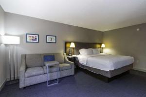 Postel nebo postele na pokoji v ubytování Hampton Inn East Windsor