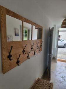 Photo de la galerie de l'établissement Maison chaleureuse avec vue exceptionnelle, à Chaulgnes