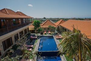 Kolam renang di atau di dekat Pandawa Beach Homestay 1