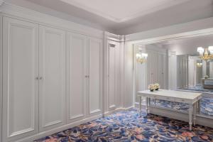 Фотография из галереи The Plaza Doha, LXR Hotels & Resorts в Дохе