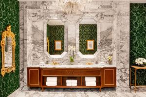Фотография из галереи The Plaza Doha, LXR Hotels & Resorts в Дохе