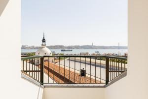 Výhled na řeku, která protéká v blízkosti hotelu