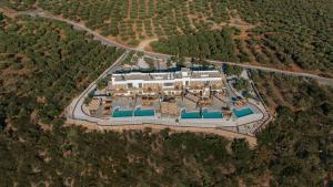 Bazén v ubytování Mediterranean View Villa nebo v jeho okolí