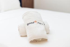 Φωτογραφία από το άλμπουμ του Modern 2BR Retreat in Marina Salé Luxury Living σε Hajja