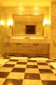Koupelna v ubytování HRG Best Hotel