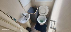 Bilik mandi di 64 Whitehouse +11 gambar