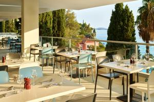 Maistra Select Astarea Hotel餐厅或其他用餐的地方