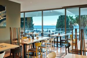 Maistra Select Astarea Hotel餐厅或其他用餐的地方