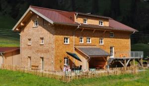 Budova, v ktorej sa apartmán nachádza