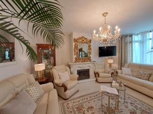 Część wypoczynkowa w obiekcie Casa Victoria garden con Jacuzzi y piscina