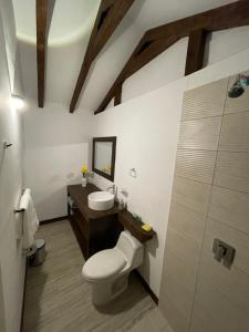 Bagno di Cabañas Tahamí con jacuzzi cerca al Aeropuerto