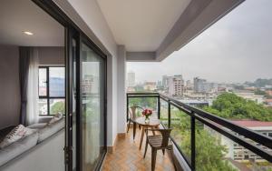 Balkón nebo terasa v ubytování Phnom Penh 51 Hotel & Residences