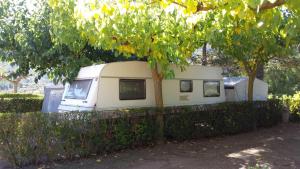 Vonkajšia záhrada v ubytovaní Montsant Park Camping & Bungalow