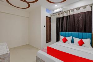 Gallery image of Vr Hotel in Surat